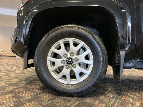 Used 2025 Toyota Tacoma SR5 AWD/4WD image 34