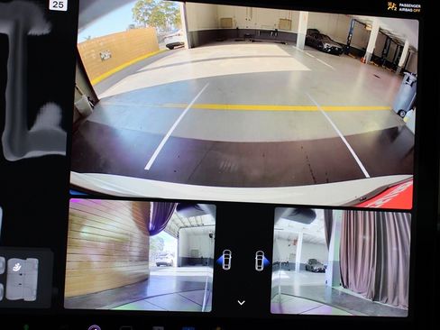 Used 2023 Tesla Model 3 Standard Range image 22