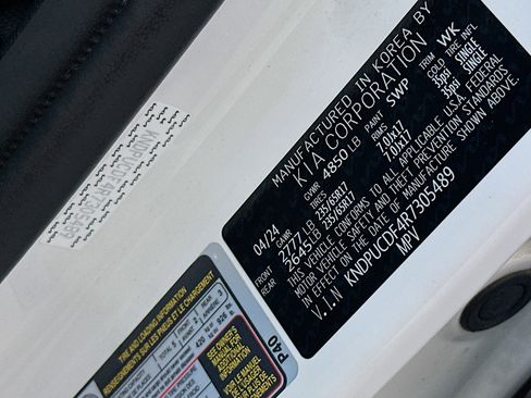 Used 2024 Kia Sportage LX image 12