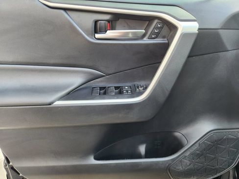 Used 2021 Toyota RAV4 XLE Premium AWD/4WD image 22