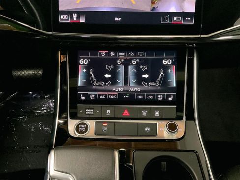 Certified 2023 Audi Q8 Premium Plus w/ Premium Plus Package AWD/4WD image 32
