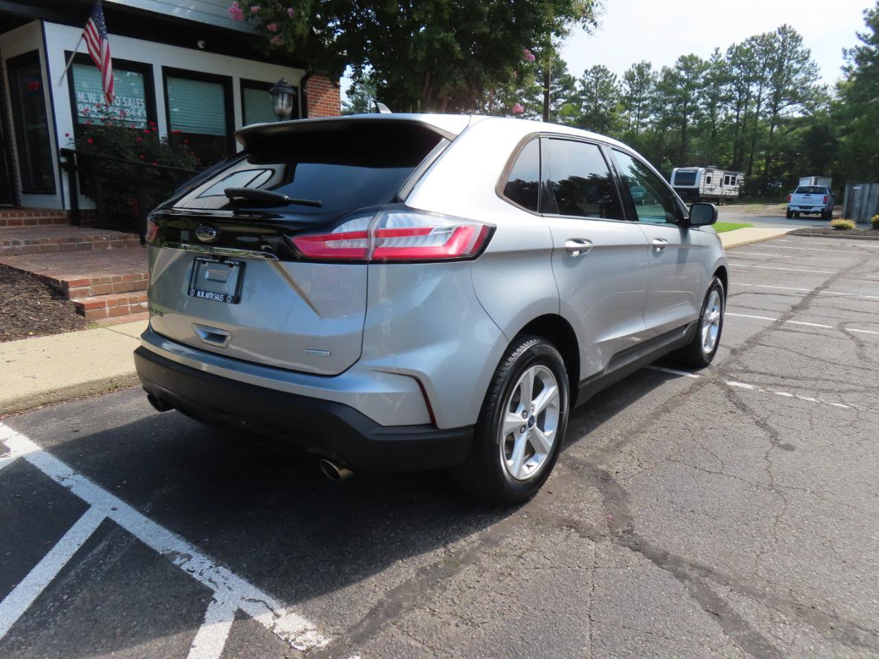 Used 2020 Ford Edge SE FWD image 7