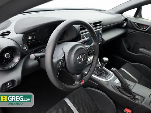 Used 2024 Toyota GR86 Premium RWD image 11