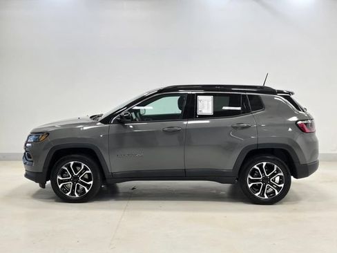 Used 2023 Jeep Compass Limited w/ Sun and Sound Group AWD/4WD image 3