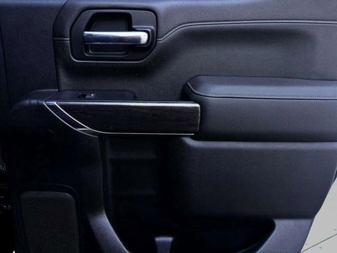 Used 2019 Chevrolet Silverado 1500 LTZ w/ LTZ Plus Package image 12