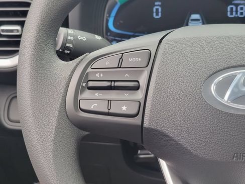 New 2026 Hyundai Venue SE FWD image 8