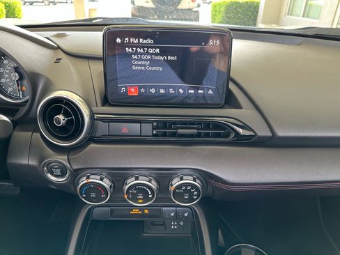 Used 2019 MAZDA MX-5 Miata Grand Touring RWD image 19