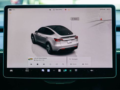 Used 2023 Tesla Model Y Long Range AWD/4WD image 14