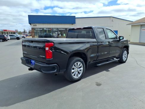 Used 2020 Chevrolet Silverado 1500 Custom w/ Custom Value Package image 6