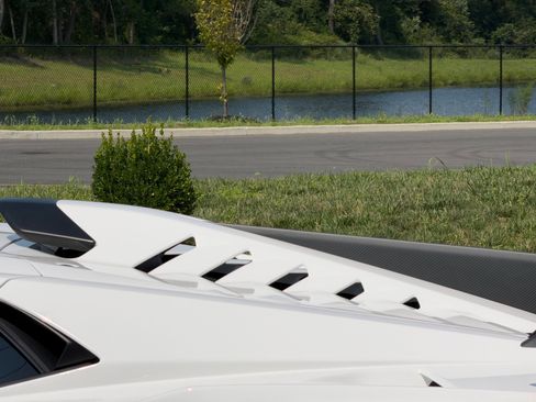 Used 2024 Lamborghini Huracan STO RWD image 21