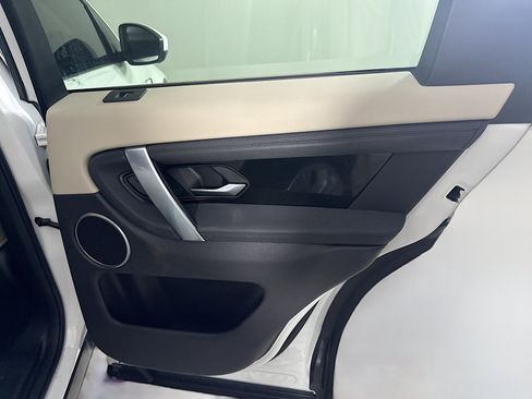 Used 2020 Land Rover Discovery Sport S image 28