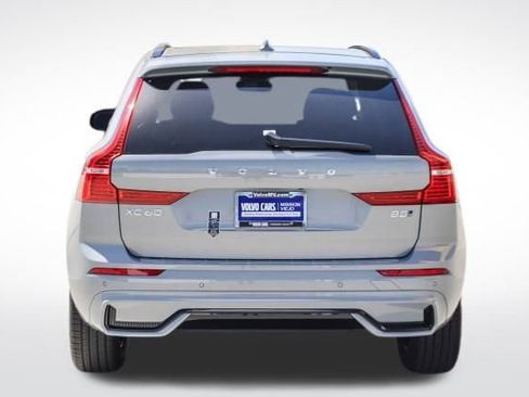 New 2025 Volvo XC60 B5 Core w/ Protection Package Premier image 8