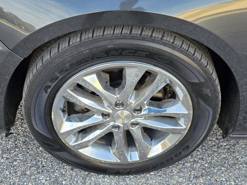 Used 2017 Chevrolet Malibu LT image 27