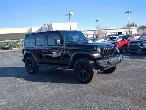 Used 2020 Jeep Wrangler Unlimited Sahara image 4