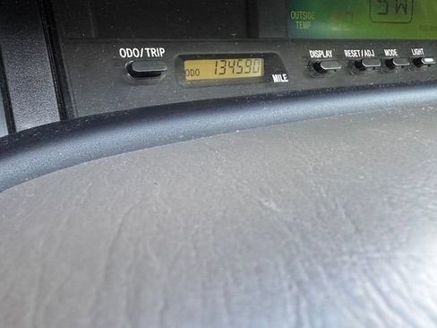 Used 2004 Toyota Avalon XLS FWD image 8