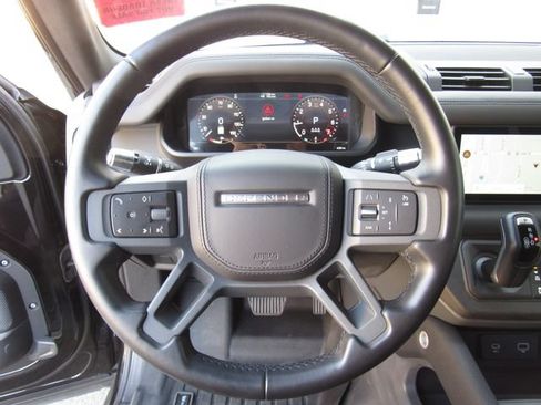 Used 2022 Land Rover Defender 90 X-Dynamic HSE AWD/4WD image 21