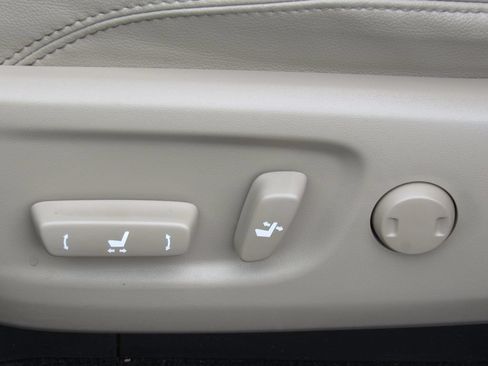 Certified 2022 Toyota 4Runner Limited AWD/4WD image 12