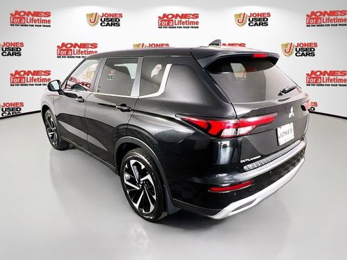 Used 2022 Mitsubishi Outlander SE AWD/4WD image 2
