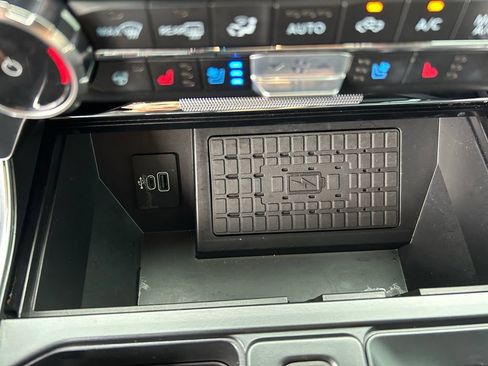 Used 2025 Ford F150 Raptor AWD/4WD image 28