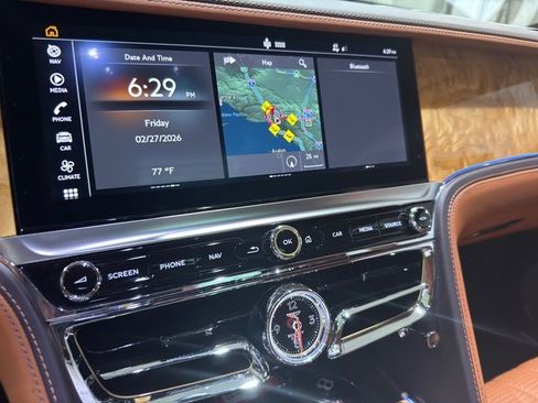 Used 2020 Bentley Flying Spur W12 image 25