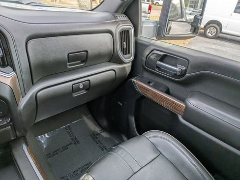 Used 2021 Chevrolet Silverado 2500 High Country w/ Z71 Off-Road Package AWD/4WD image 16