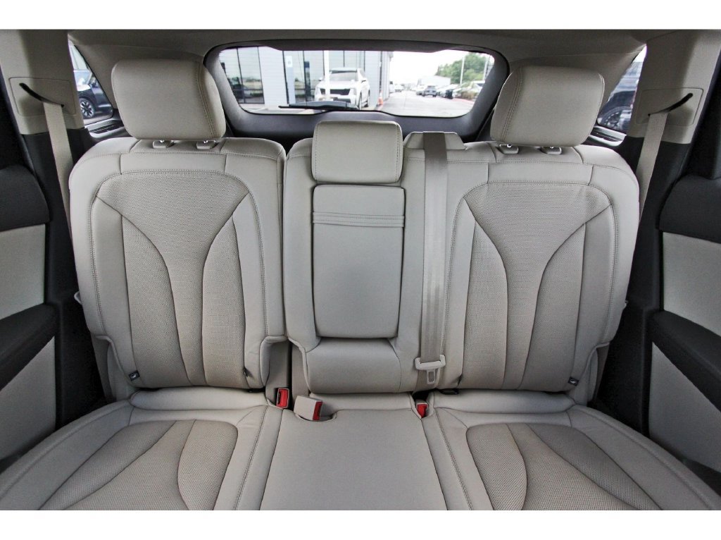 Used 2020 Lincoln Nautilus Reserve w/ Equipment Group 201A FWD image 14