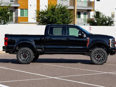 Used 2023 Ford F250 Lariat w/ Lariat Ultimate Package AWD/4WD image 3