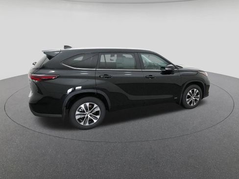 New 2026 Toyota Highlander XLE AWD/4WD image 10