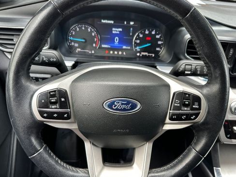 Used 2023 Ford Explorer XLT w/ Equipment Group 202A AWD/4WD image 26