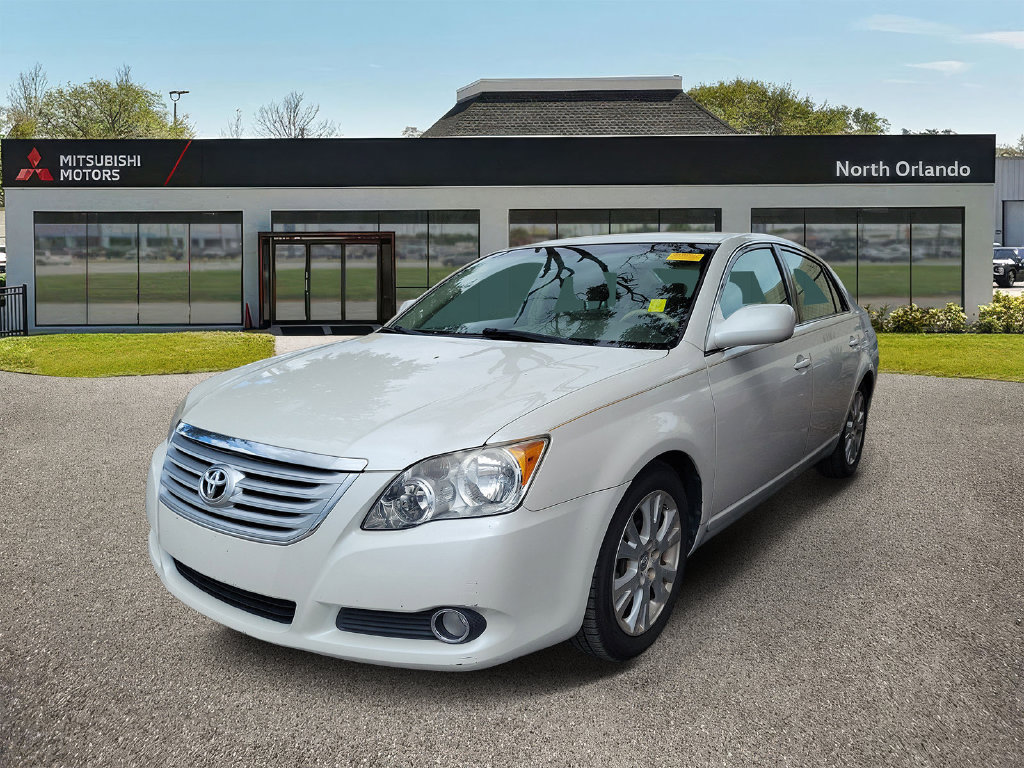 Used 2010 Toyota Avalon XLS FWD image 1