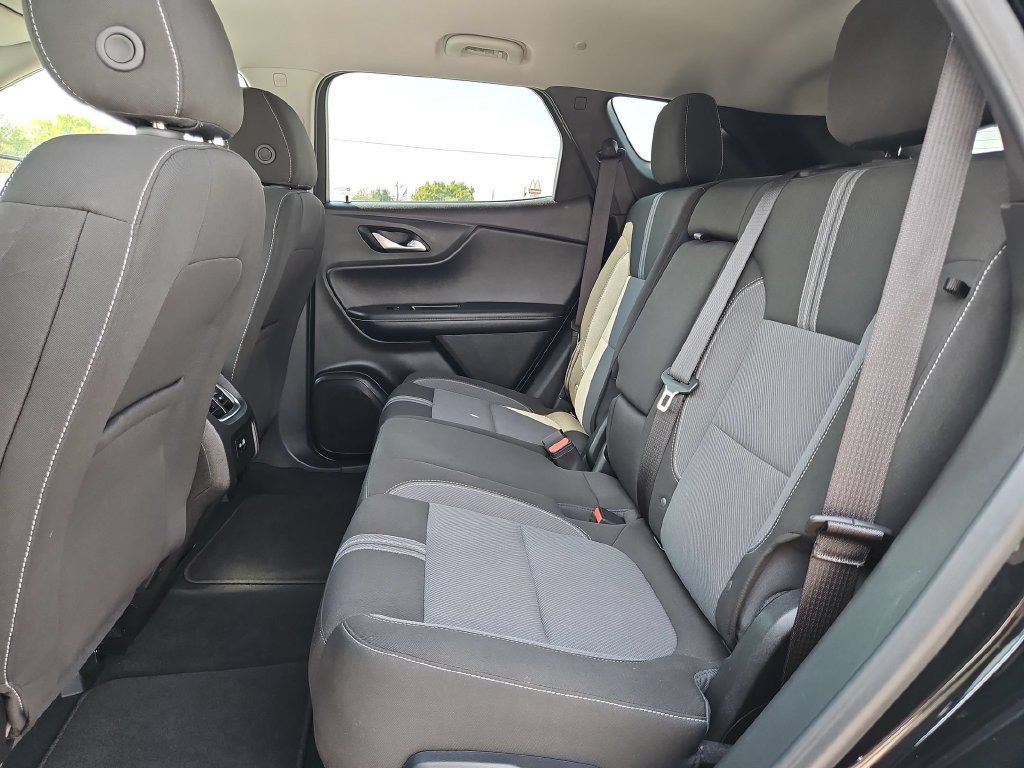 Used 2025 Chevrolet Blazer LT FWD image 27