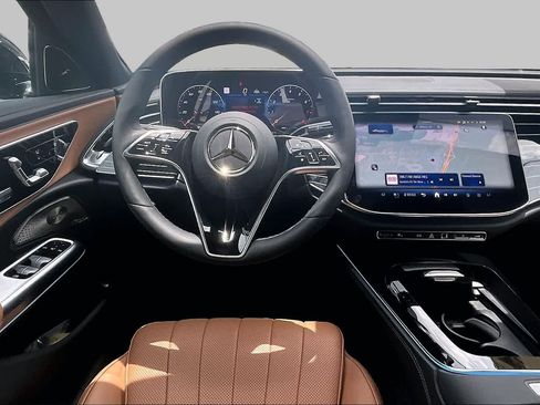 Used 2026 Mercedes-Benz E 450 4MATIC Sedan image 6