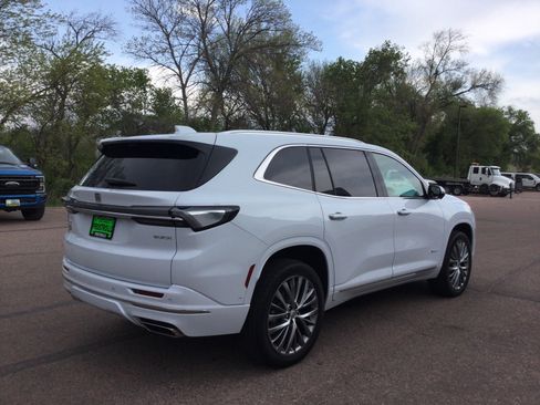 Used 2026 Buick Enclave Avenir w/ Super Cruise Package FWD image 5