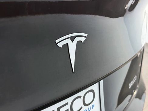Used 2023 Tesla Model 3 Standard Range RWD image 9