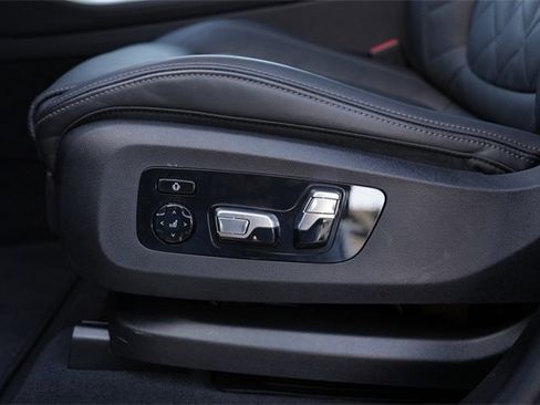 Used 2025 BMW X5 sDrive40i w/ Climate Comfort Package image 18
