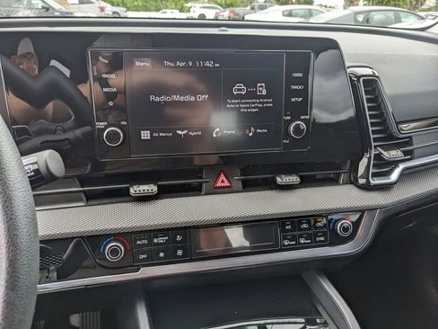 Certified 2025 Kia Sportage LX FWD image 22