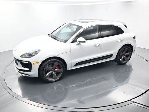 Used 2025 Porsche Macan S image 33