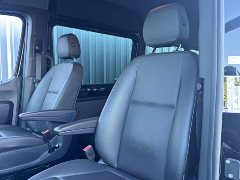 Used 2023 Mercedes-Benz Sprinter 2500 w/ Parking Package image 32