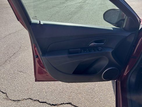 Used 2016 Chevrolet Cruze LT w/ Sun And Sound Package image 9