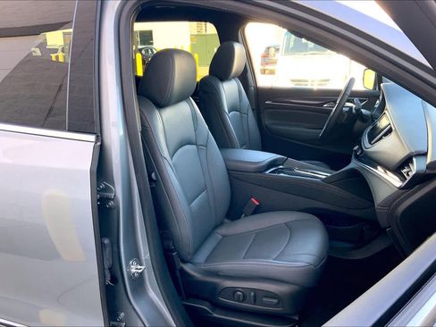 Used 2023 Buick Enclave Essence w/ Experience Buick Package image 9