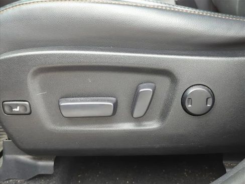 Used 2019 Toyota Highlander Limited image 10