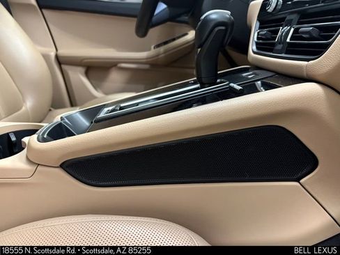 Used 2022 Porsche Macan AWD/4WD image 30