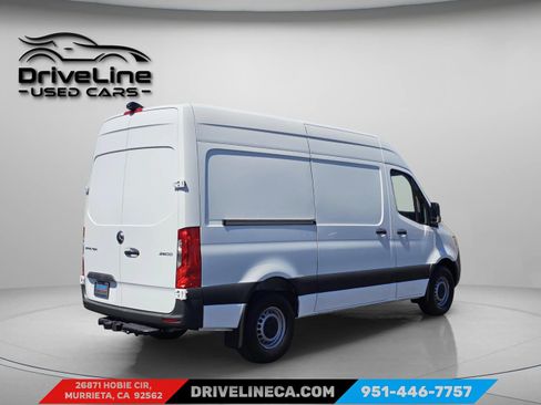 Used 2022 Mercedes-Benz Sprinter 2500 image 12