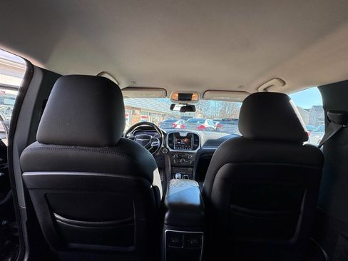 Used 2019 Chrysler 300 Touring w/ Sport Appearance Package image 35