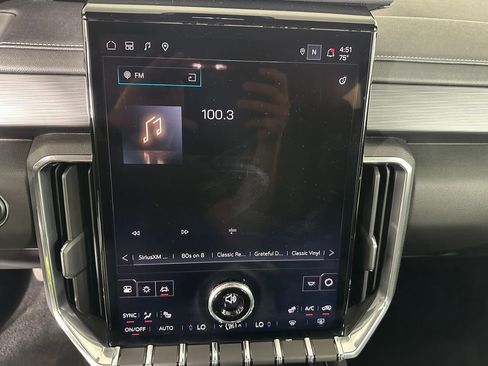 Used 2025 GMC Acadia Elevation w/ LPO, Floor Liner Package AWD/4WD image 16