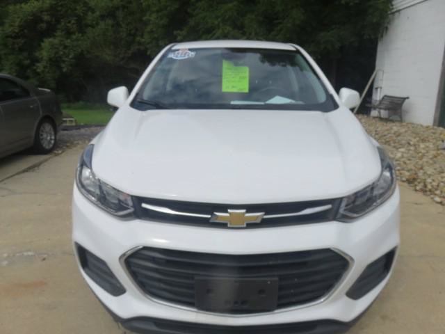 Used 2019 Chevrolet Trax LS FWD image 2