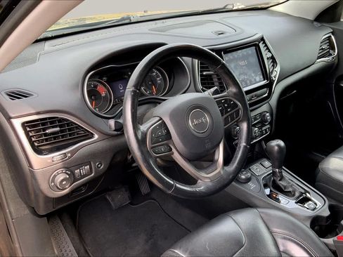 Used 2019 Jeep Cherokee Limited AWD/4WD image 17