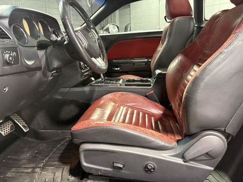 Used 2014 Dodge Challenger SXT Plus RWD image 14