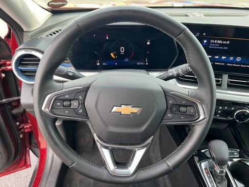 Certified 2024 Chevrolet Trax LT w/ Driver Confidence Package FWD image 16
