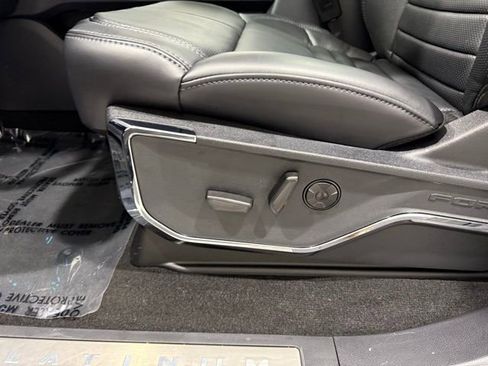 Used 2026 Ford F450 Platinum w/ FX4 Off-Road Package image 13
